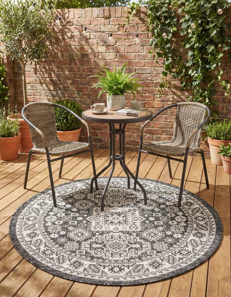 Detail image of  4' x 4'  Washable Aztec Indoor / Outdoor Round Rug