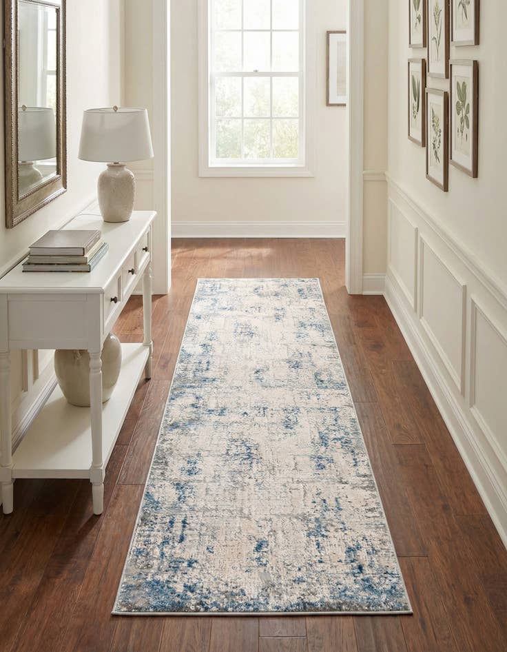 Detail image of 2' 7 x 10' Caspian Runner Rug