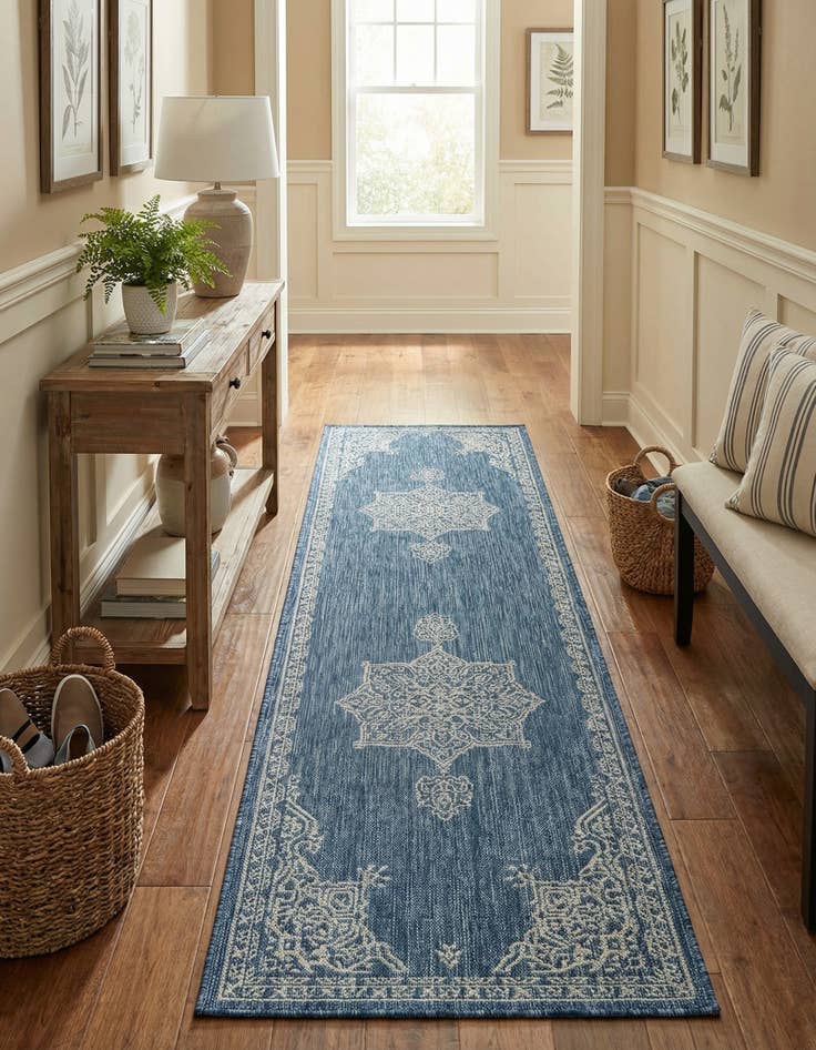 Detail image of 2' 7 x 10'  Washable Traditional Indoor / Outdoor Runner Rug