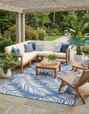 Blue Easy-Clean Botanical Indoor / Outdoor Rug