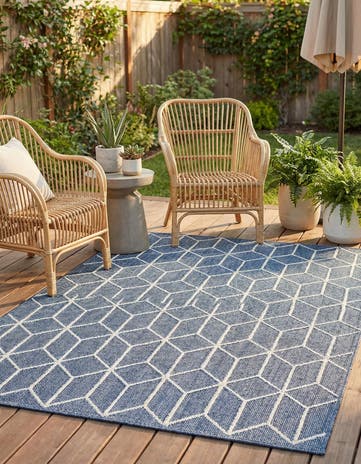 5' 3 x 8' Easy-Clean Lattice Indoor / Outdoor Rug