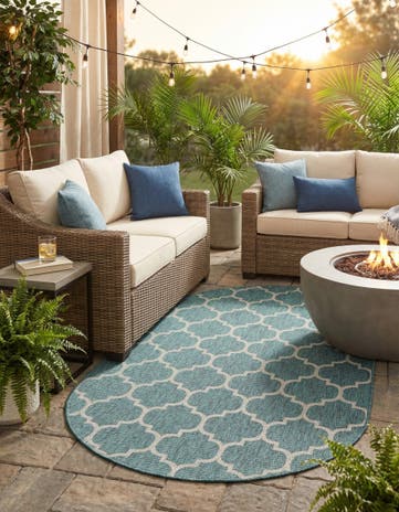 5' 3 x 8' Easy-Clean Trellis Indoor / Outdoor Oval Rug