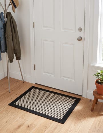 2' x 3' Easy-Clean Border Indoor / Outdoor Rug