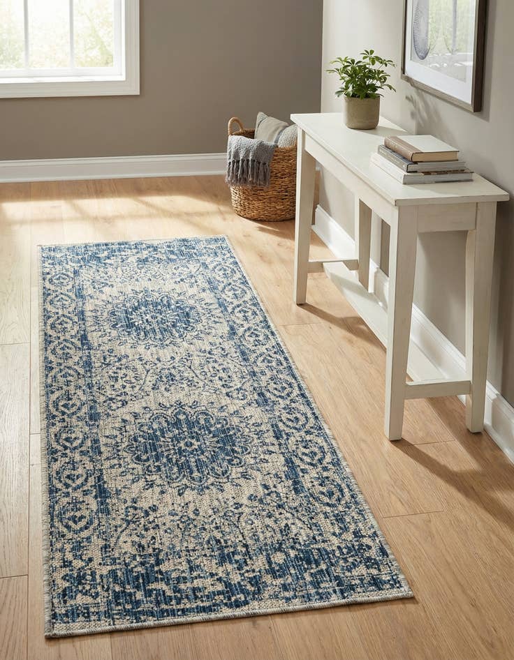 Detail image of 2' x 5' 3 Easy-Clean Traditional Indoor / Outdoor Runner Rug