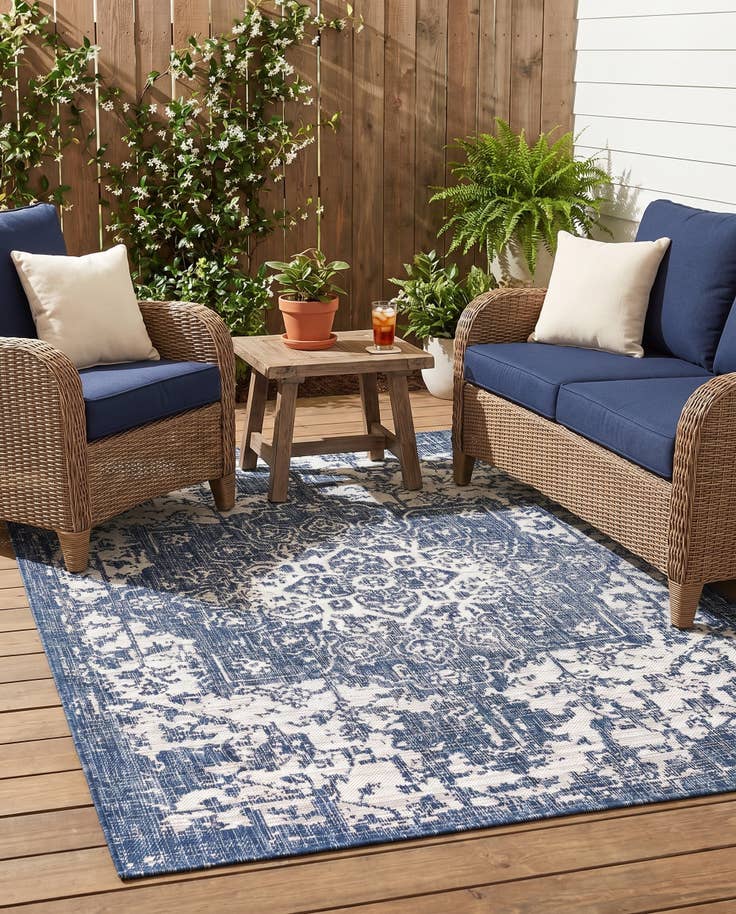 Detail image of 4' x 6' Easy-Clean Jill Zarin Dubai Indoor / Outdoor Rug
