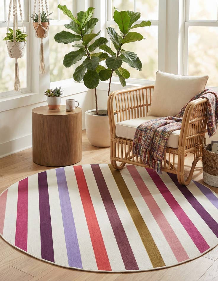 Detail image of 6' x 6'  Washable Striped Indoor / Outdoor Round Rug