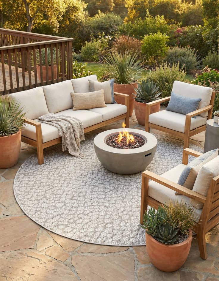 Detail image of  7' 10 x 7' 10  Washable Safari Indoor / Outdoor Round Rug