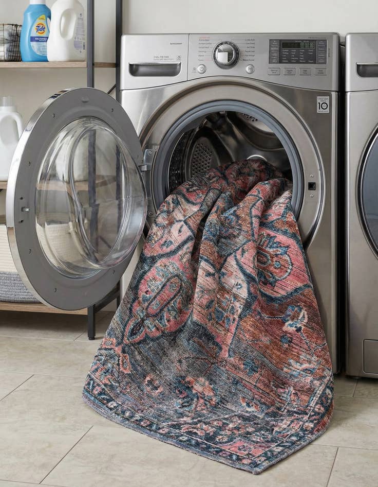 Detail image of  7' 10 x 7' 10  Washable Nostalgia Square Rug