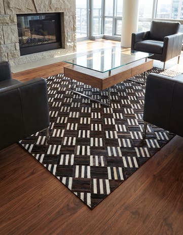 6' x 6' 7 Cowhide Stocks Square Rug