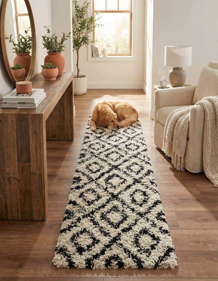 Detail image of  2' x 5' Lattice Shag Runner Rug