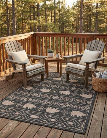 5' 3 x 7' Easy-Clean Southwestern Indoor / Outdoor Rug
