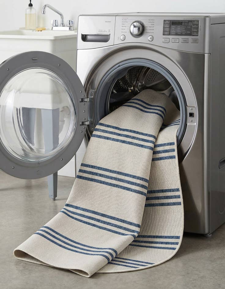 Detail image of 7' 10 x 10'  Washable Jill Zarin Anguilla Indoor / Outdoor Oval Rug