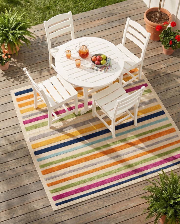 Detail image of 5' 3 x 5' 3 Easy-Clean Aruba Indoor / Outdoor Square Rug
