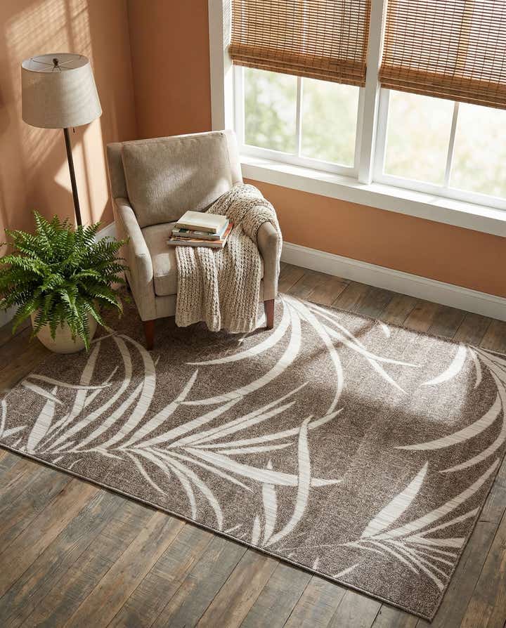 4' x 6' Easy-Clean Botanical Indoor / Outdoor Rug