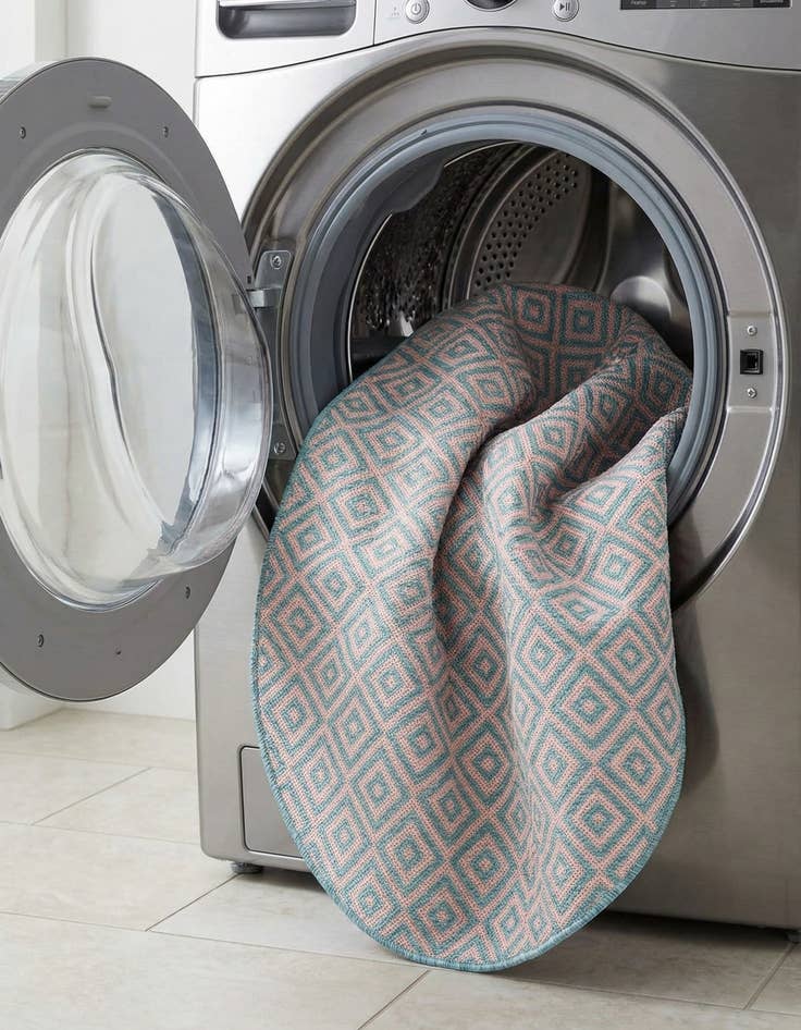 Detail image of 5' 3 x 8'  Washable Jill Zarin Costa Rica Indoor / Outdoor Oval Rug