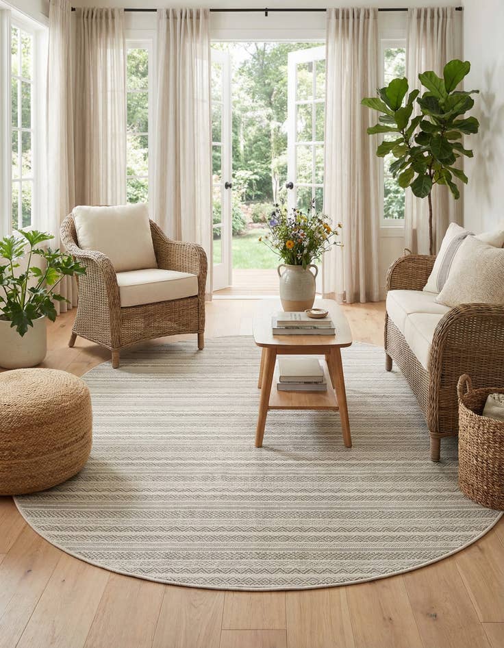 Detail image of 7' 10 x 10' Easy-Clean Striped Indoor / Outdoor Oval Rug