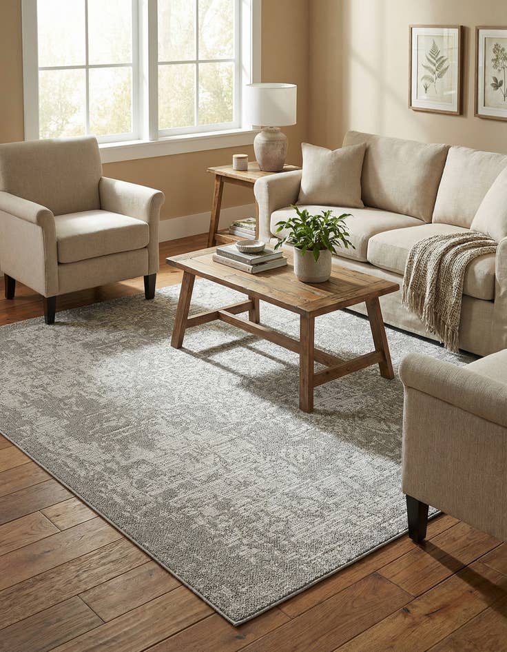 Detail image of  7' 10 x 7' 10  Washable Traditional Indoor / Outdoor Square Rug