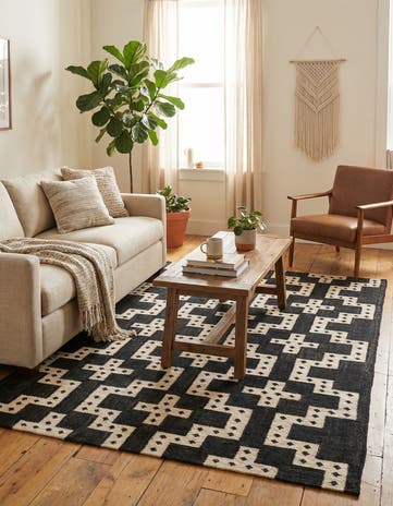 5' 1 x 8' Hand Woven Kilim Wool Rug