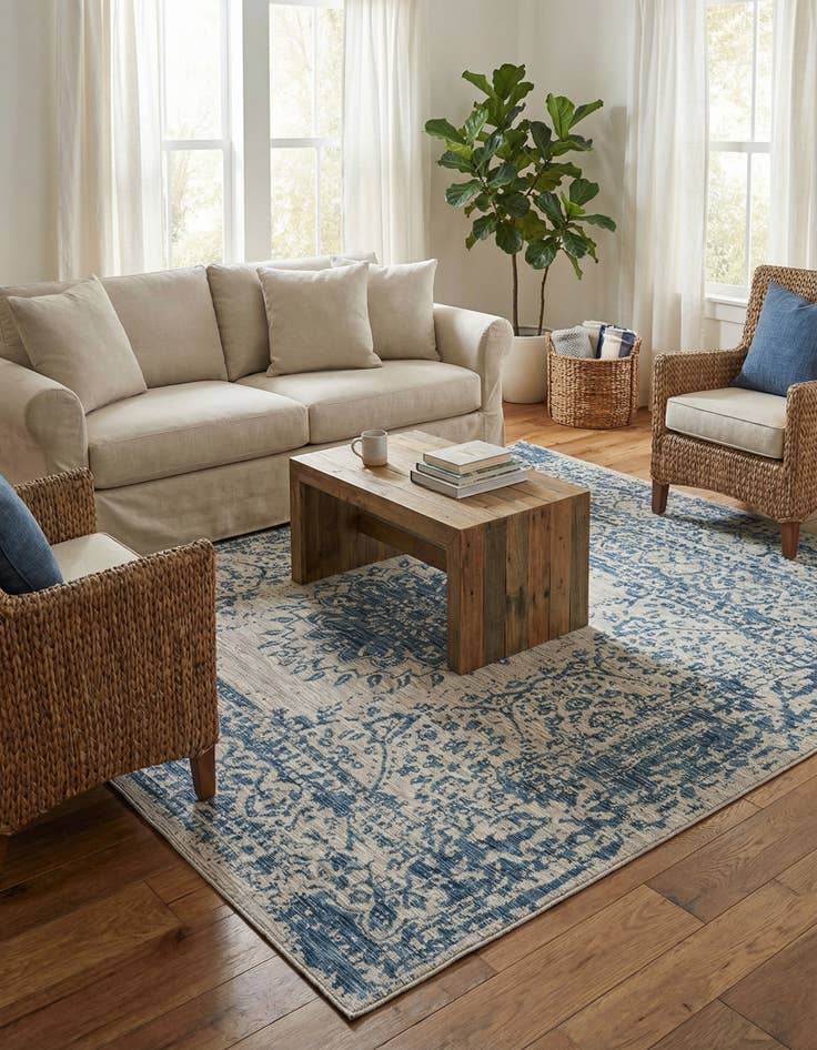 Detail image of  7' 10 x 10'  Washable Traditional Indoor / Outdoor Rug