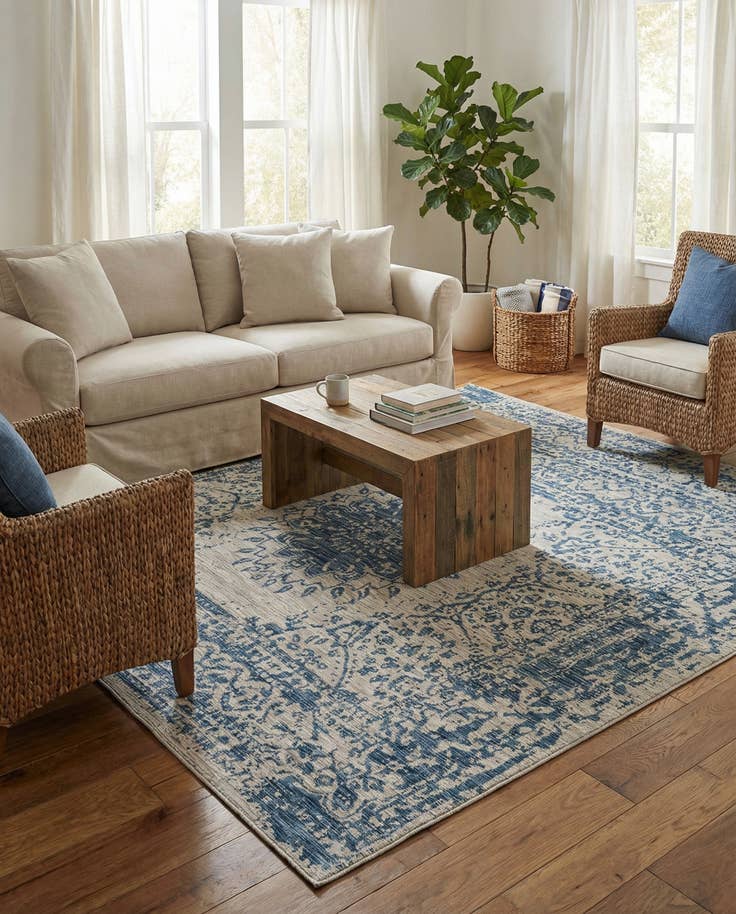 Detail image of 7' 10 x 10' Easy-Clean Traditional Indoor / Outdoor Rug