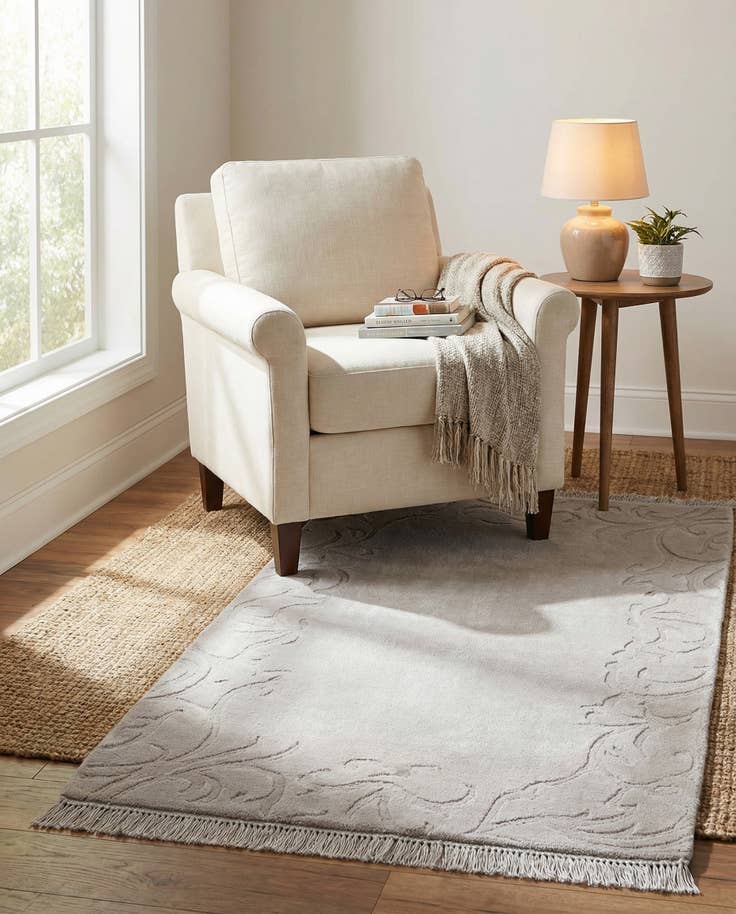 Detail image of 2' 7 x 4' 11 Hand Knotted Darya Wool Rug