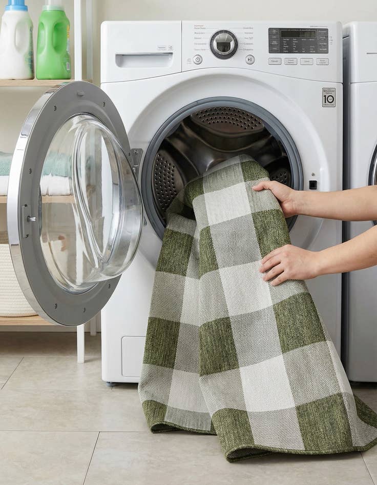 Detail image of  7' 10 x 7' 10  Washable Checkered Indoor / Outdoor Square Rug