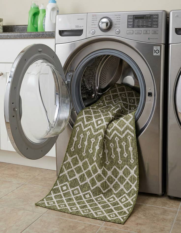 Detail image of 2' x 8'  Washable Trellis Indoor / Outdoor Runner Rug