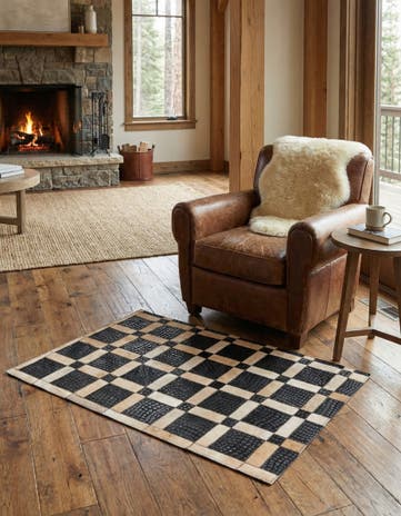 2' 1 x 3' 1 Cowhide Rug