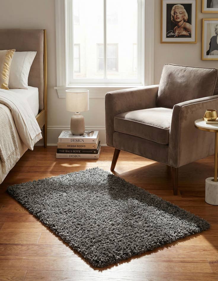 Detail image of 1' 4 x 1' 4 Marilyn Monroe&trade; Shag Sample Rug