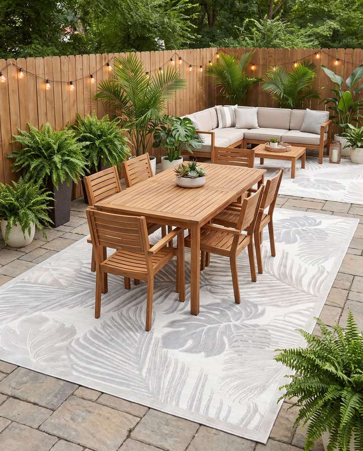 6' 4 x 9' Easy-Clean Botanical Indoor / Outdoor Rug