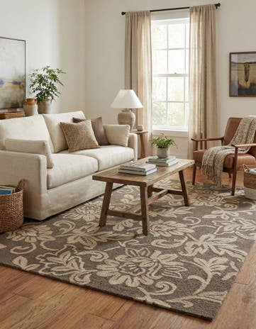 5' x 7' 10 Agra Wool Rug