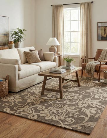 5' x 7' 10 Agra Wool Rug
