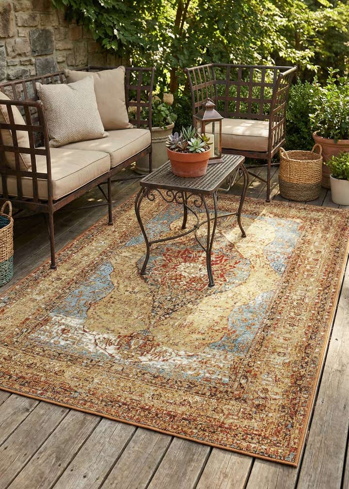 4' x 6' Easy-Clean Traditional Indoor / Outdoor Rug
