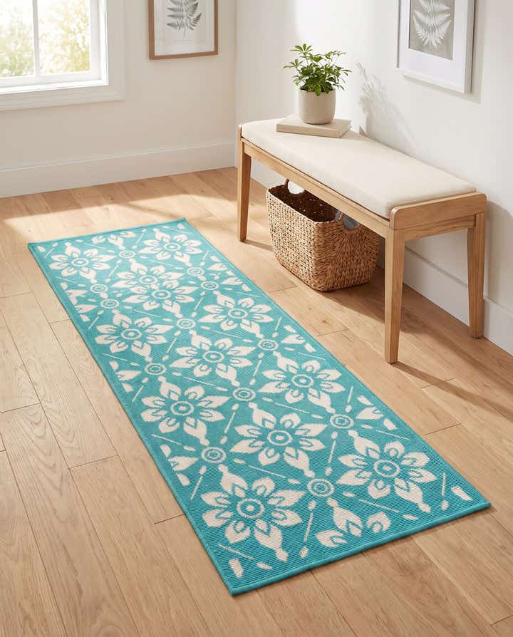 2' x 5' Easy-Clean Lattice Indoor / Outdoor Runner Rug