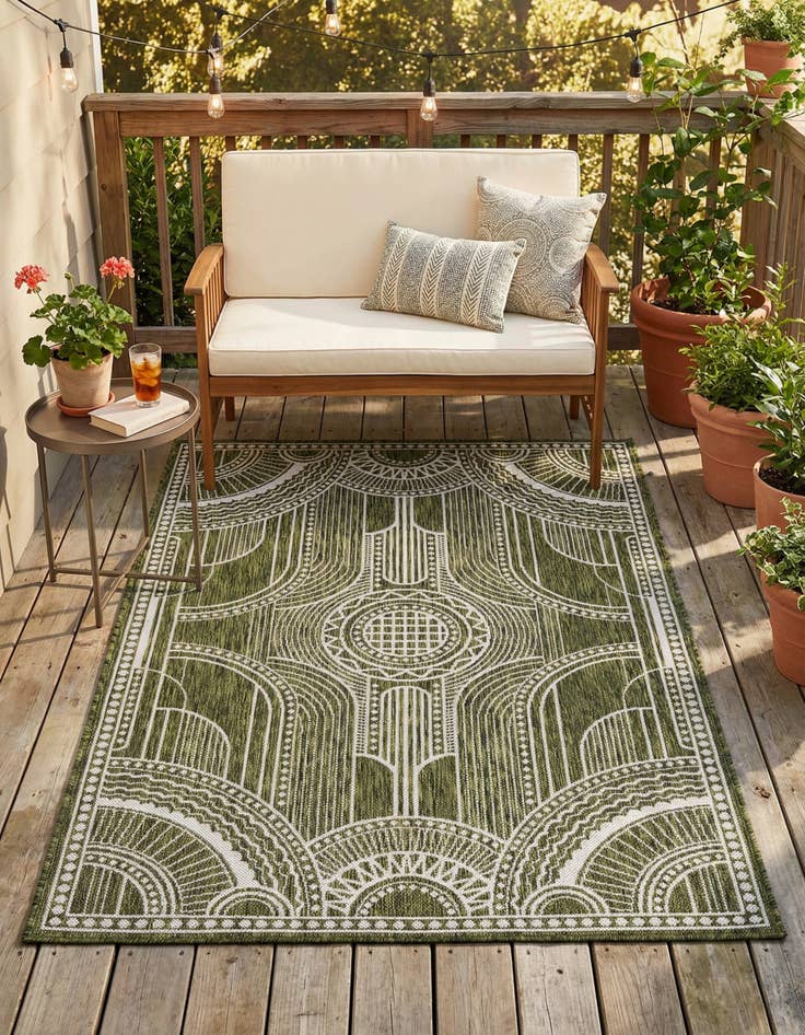 Detail image of 4' x 6'  Washable Traditional Indoor / Outdoor Rug