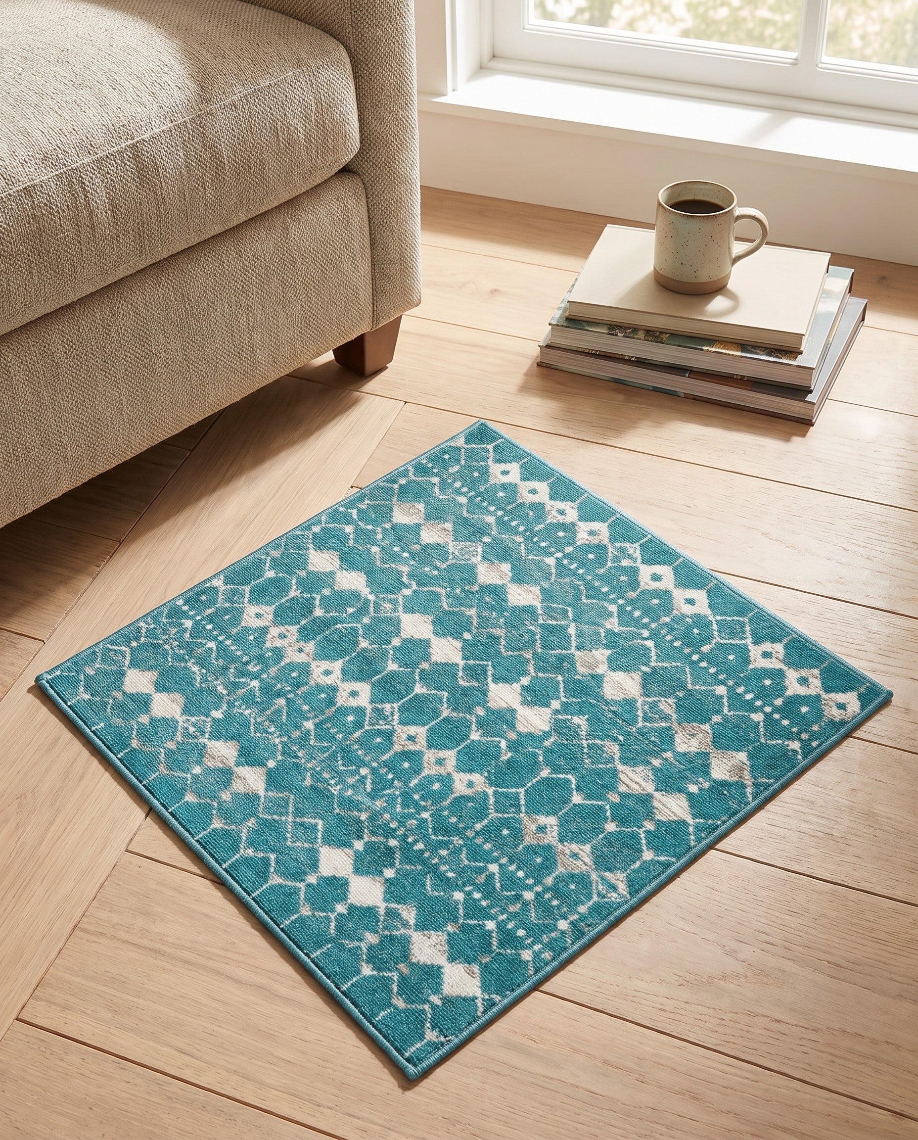1' 3 x 1' 3 Easy-Clean Trellis Indoor / Outdoor Sample Rug