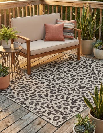 Light Gray Easy-Clean Safari Indoor / Outdoor Rug