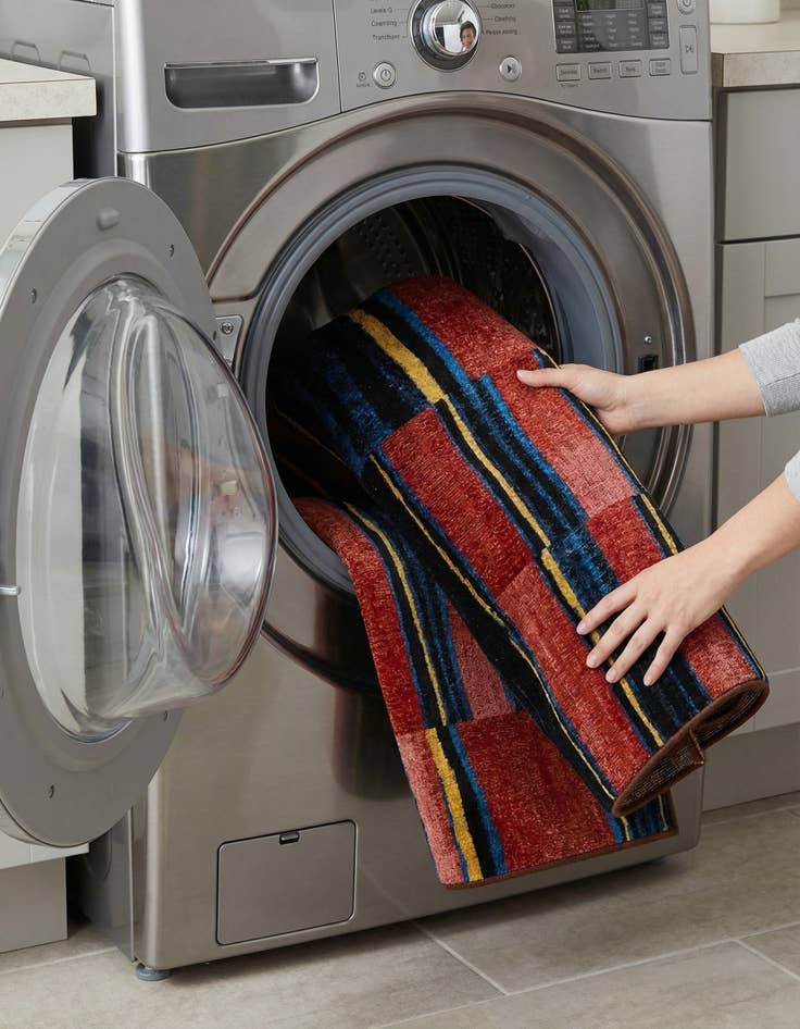 Detail image of 7' 10 x 10'  Washable Modern Indoor / Outdoor Rug