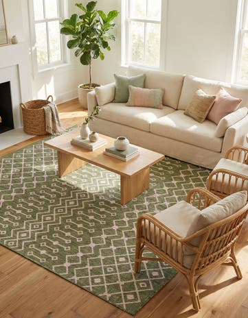 9' x 12' Easy-Clean Lattice Indoor / Outdoor Rug