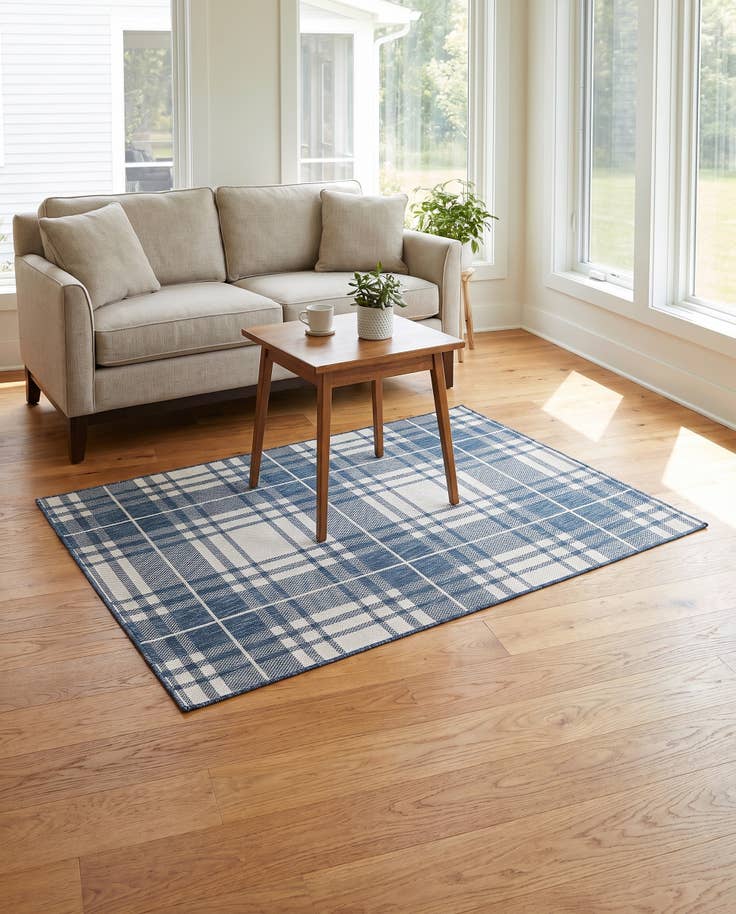 Detail image of 4' x 6' Easy-Clean Checkered Indoor / Outdoor Rug