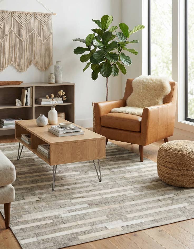 Detail image of 4' 1 x 6' 1 Cowhide Stocks Rug