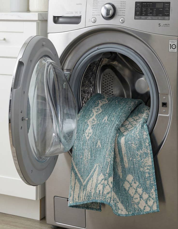 Detail image of  2' x 3'  Washable Bohemian Indoor / Outdoor Rug