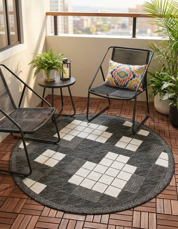 Detail image of 3' 1 x 3' 1  Washable Modern Indoor / Outdoor Round Rug
