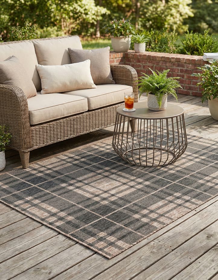 4' x 6' Easy-Clean Checkered Indoor / Outd...