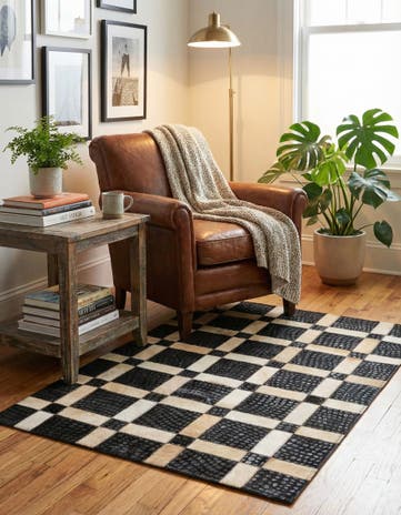 2' 1 x 3' 1 Cowhide Rug