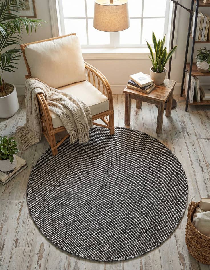 Detail image of  3' 3 x 3' 3  Washable Jill Zarin Palm Springs Indoor / Outdoor Round Rug