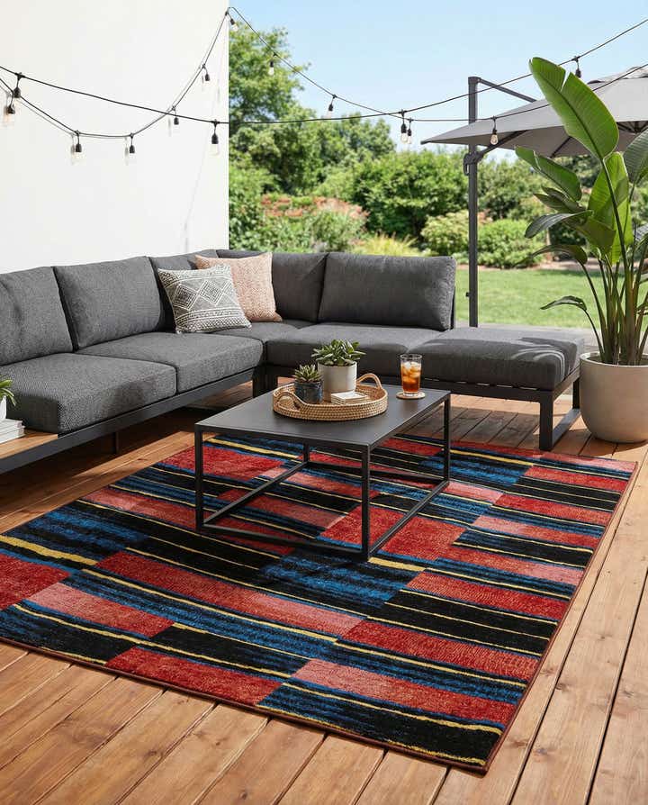 5' x 7' Easy-Clean Modern Indoor / Outdoor Rug