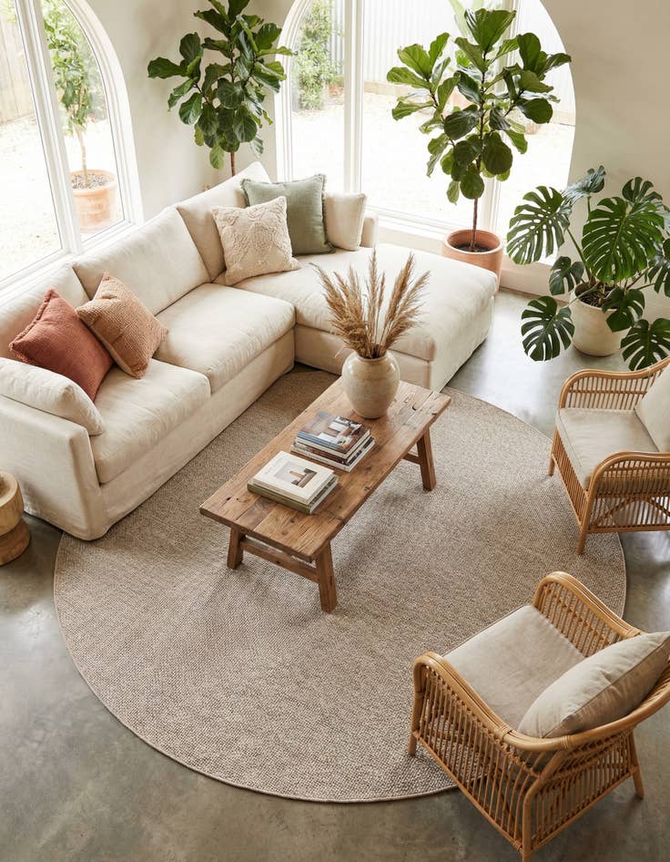 Detail image of 10' x 10'  Washable Solid Indoor / Outdoor Round Rug