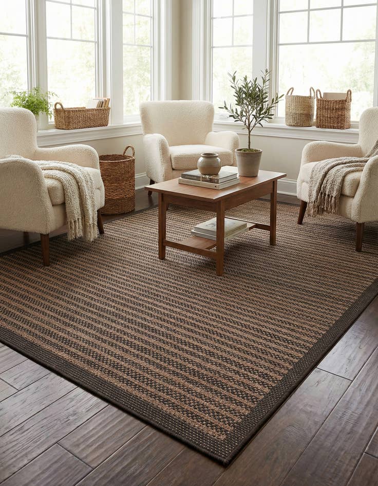 Detail image of  7' x 10'  Washable Border Indoor / Outdoor Rug