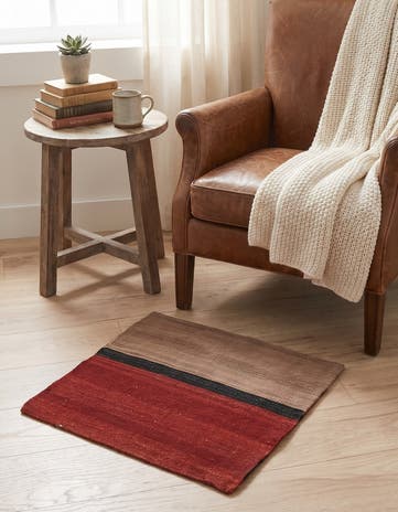 1' 6 x 1' 6 Hand Woven Pillow Wool Square Rug